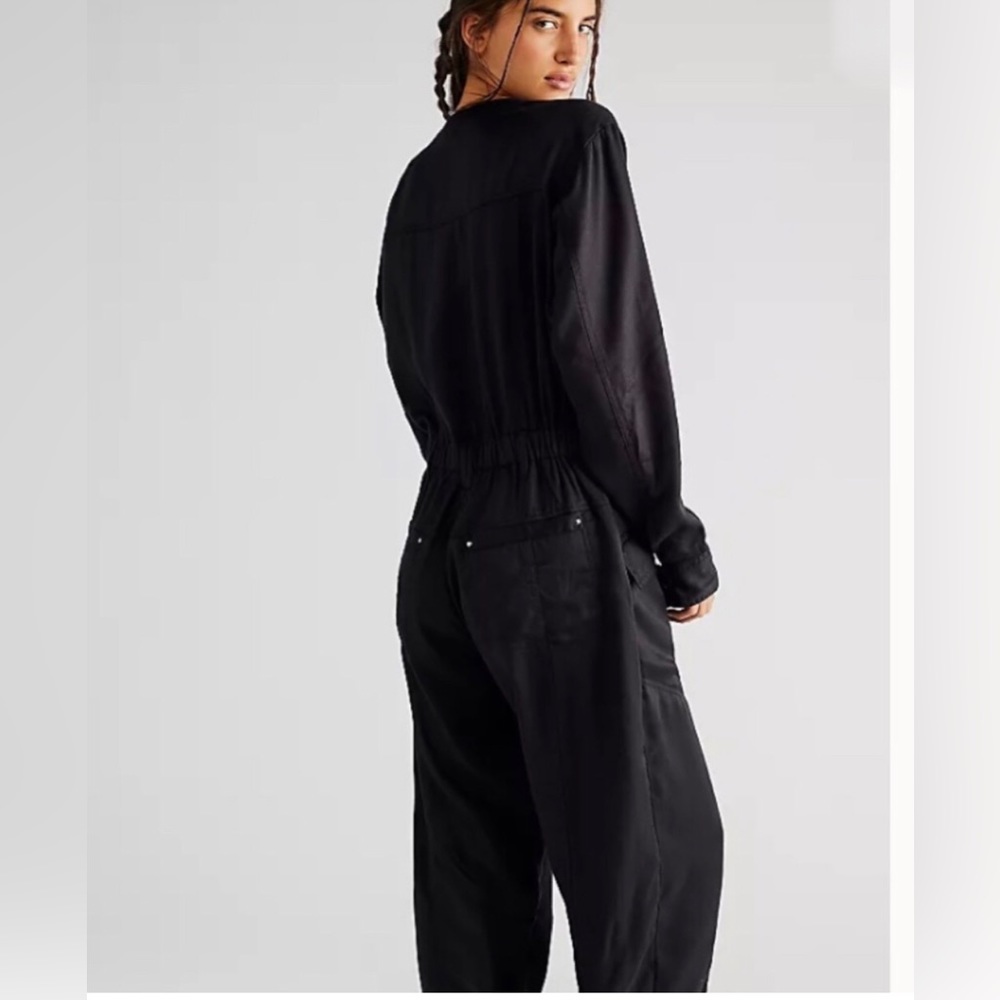 Free People Time for Me black lyocell overall jumpsuit size Medium new - Picture 5 of 16